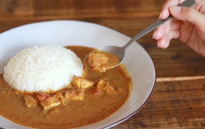 【20%オフ!!数量限定商品】なとりす スパイスカレー 豚肉のビンダルー風カレー 210gx5