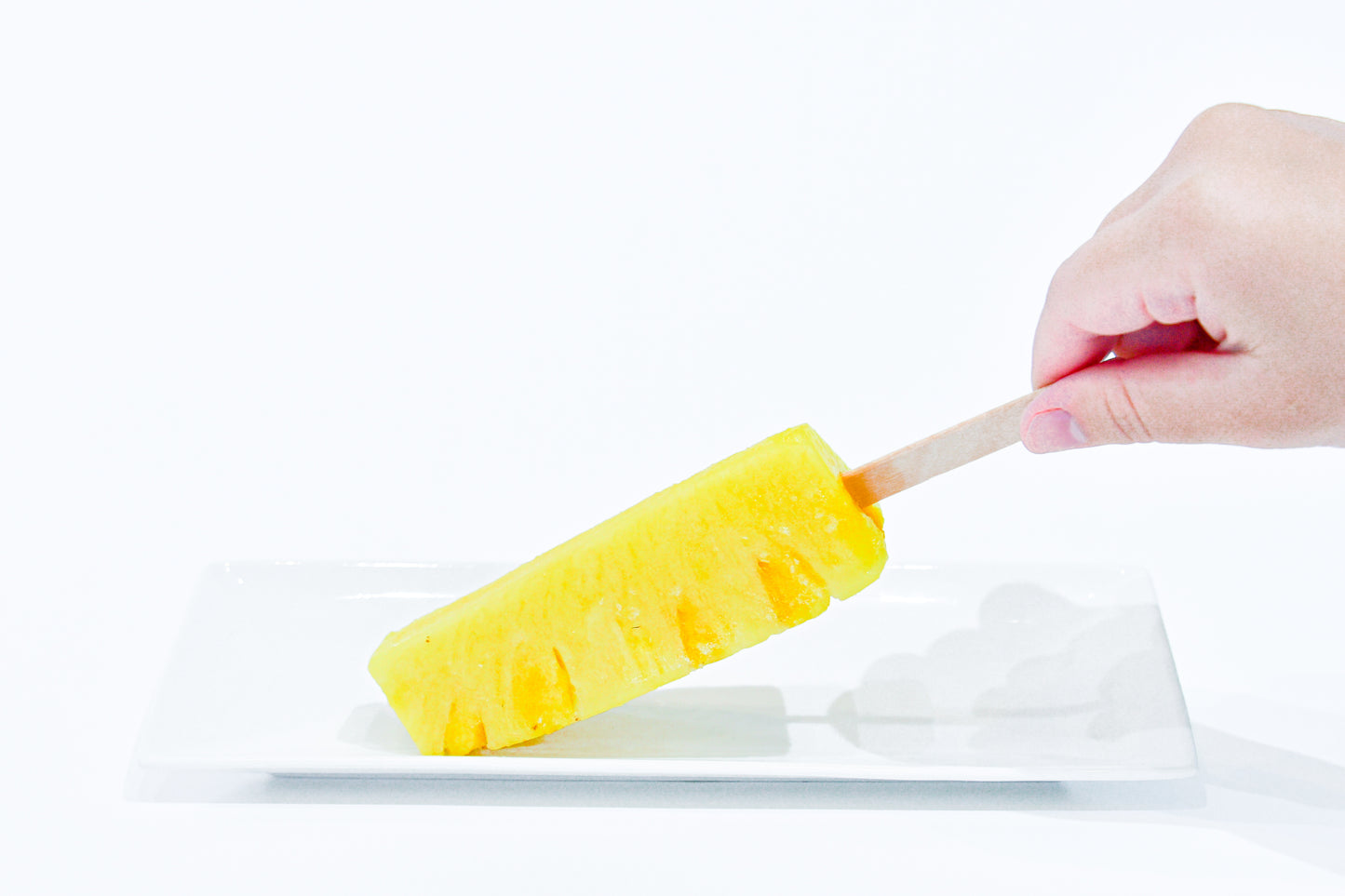 冷凍　スティックパイナップル（皮無し）　100g　×60